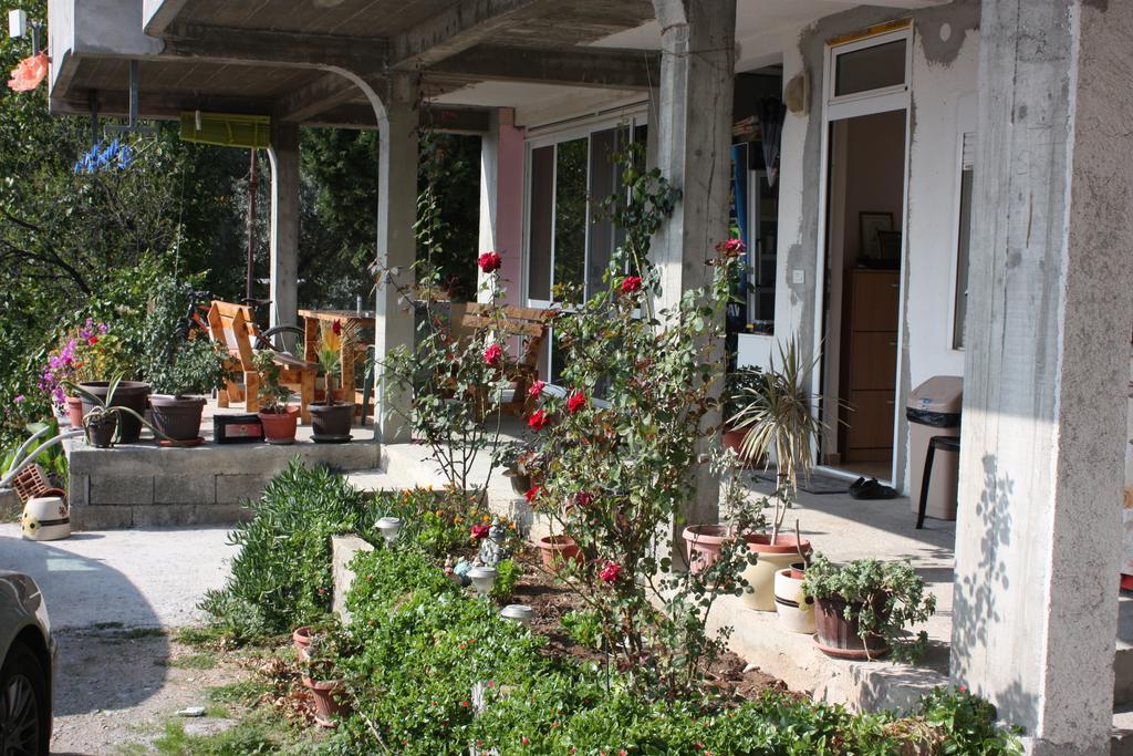 Holiday Home Kalicanin Bar Bilik gambar