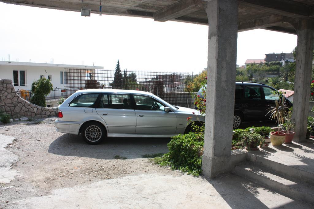 Holiday Home Kalicanin Bar Bilik gambar